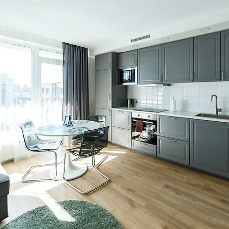 Spacious Close To The Old Town