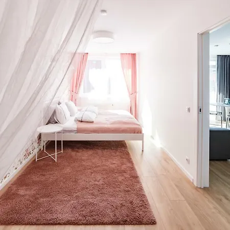 Spacious Close To The Old Town *