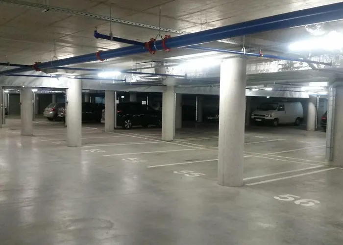 Spacious Close To The Old Town *