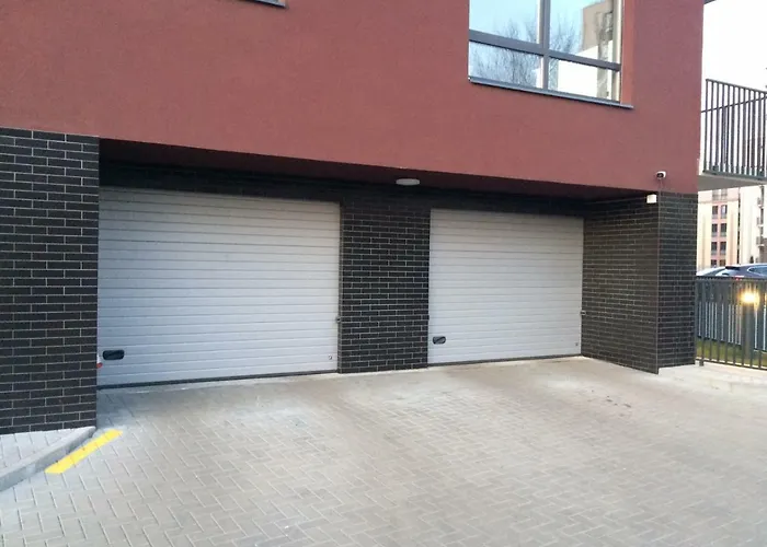 Spacious Close To The Old Town Apartmán