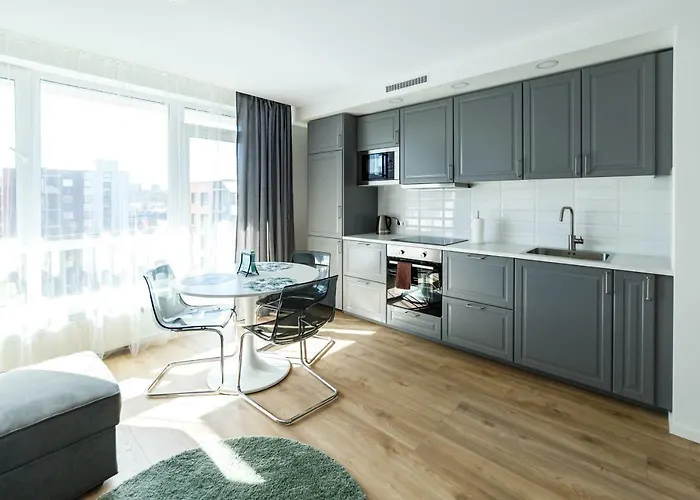 Spacious Close To The Old Town