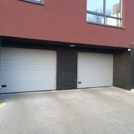 Spacious Close To The Old Town Appartement